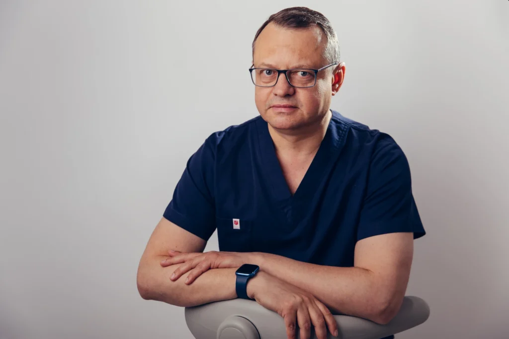 Doctor Eduard Jakab, medic stomatolog, fondatorul Clinicii Dr. Jakab din Botoșani